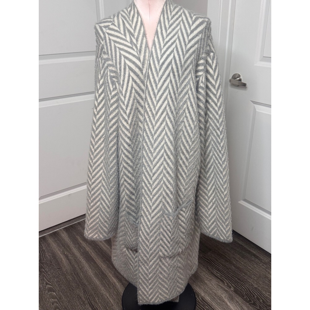 Love Token Women's Gray White Chevron Long Knit Cardigan Sweater oversized..